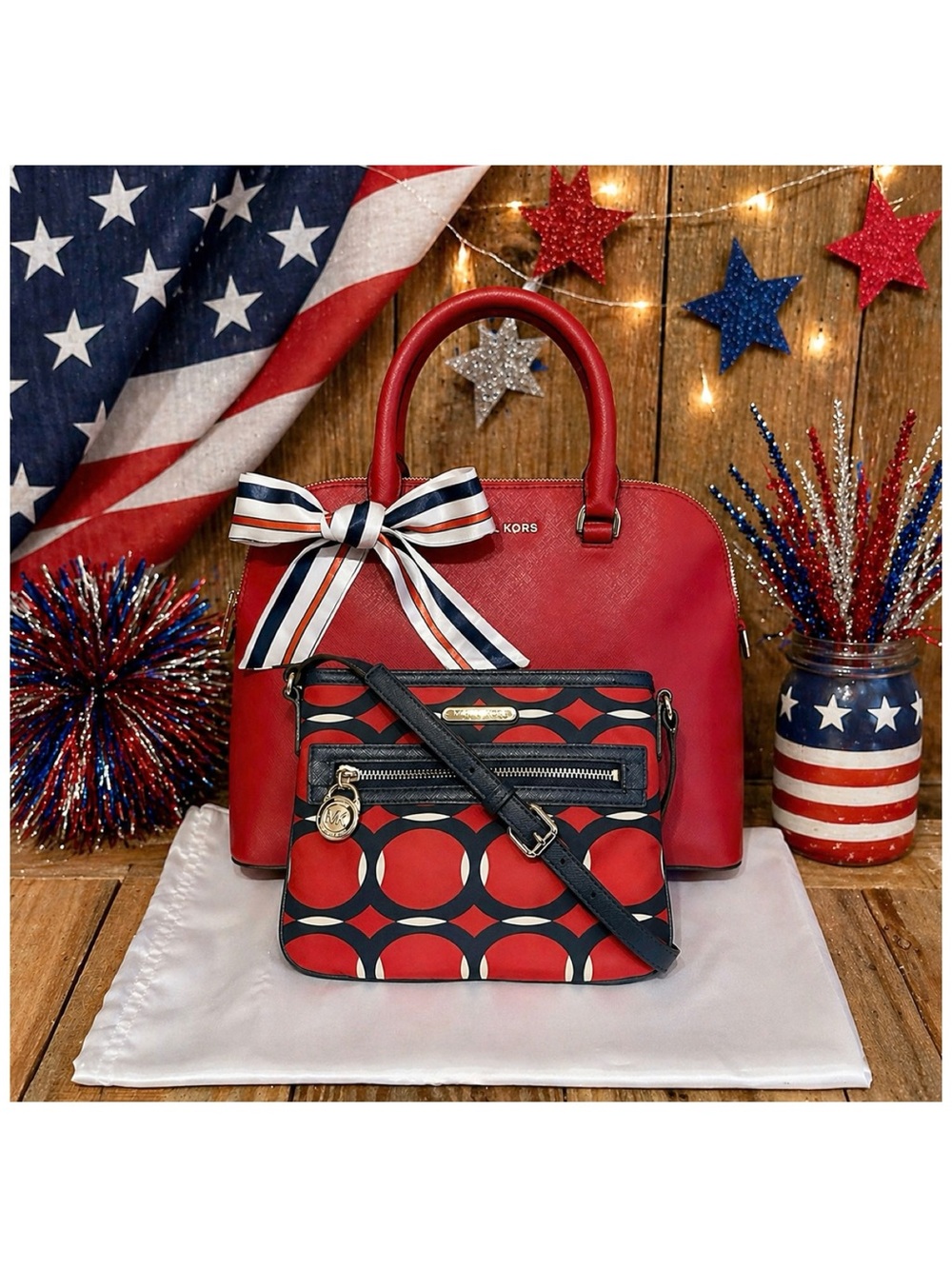 Michael Kors. 5 Piece: Cindy Bag & Free Crossbody, Gift Box, Scarf & Dust Bag. - Picture 12 of 16